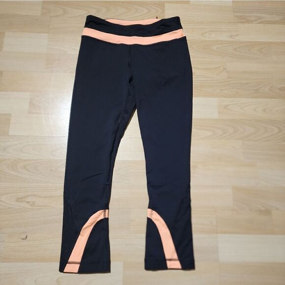 LULULEMON inspire crops - Picture 2 of 3